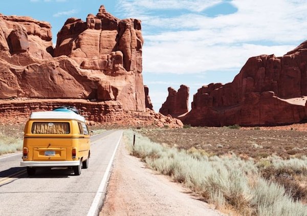 Quelles sont les meilleures routes pour un road trip en camping-car à travers l'Australie occidentale?